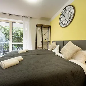  Apartment Immostay S#2 Zimmer - Free Parking & Balkon, Wifi & Naehe Mercedes Benz